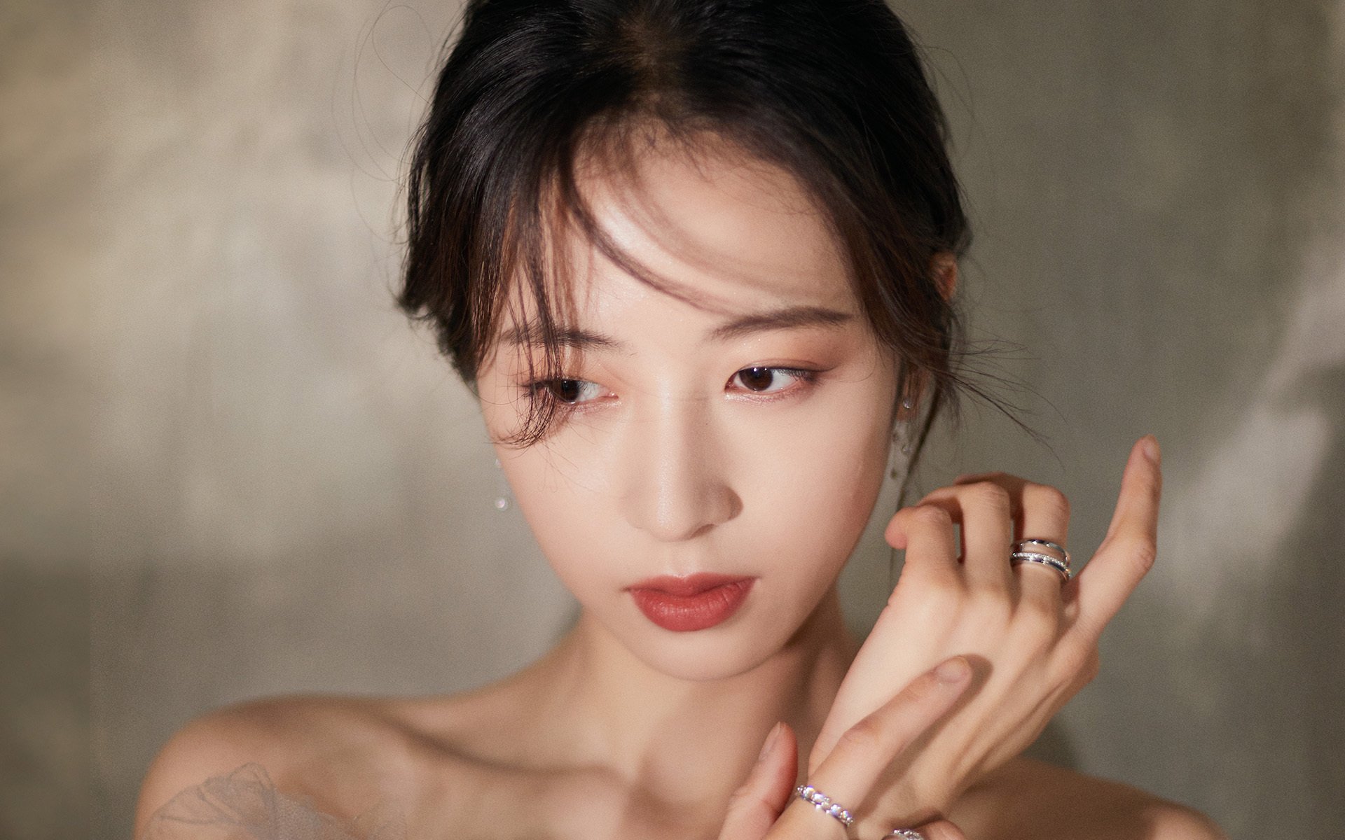 爱游戏官方-科比：用汗水浇灌出的是永不凋谢的篮球传奇！，spalding科比篮球