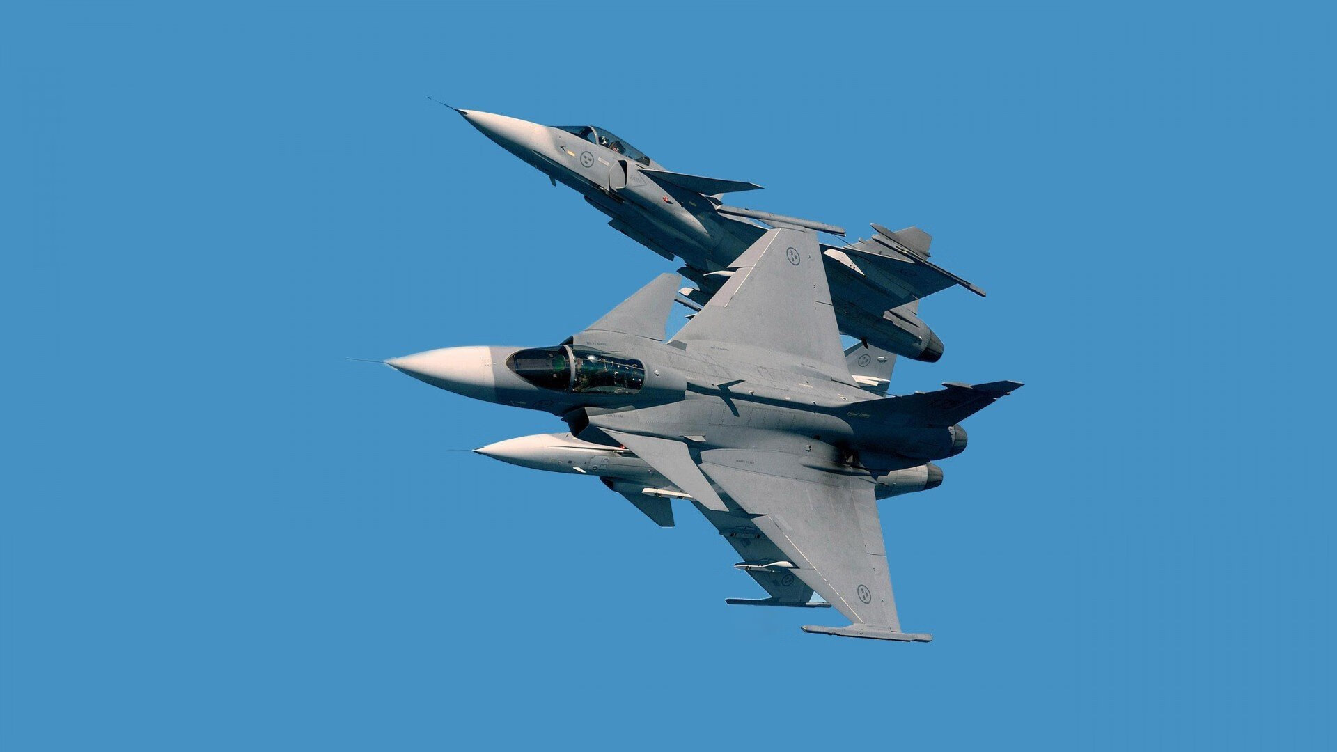 AC米兰客场击败尤文图斯豪取意甲积分榜首，ac米兰胜尤文图斯